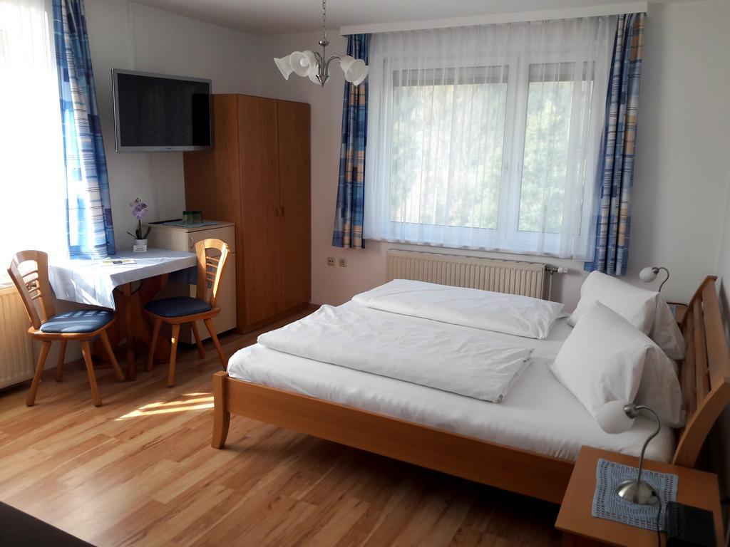Gasthof-Pension Silvia Haibach ob der Donau Dış mekan fotoğraf